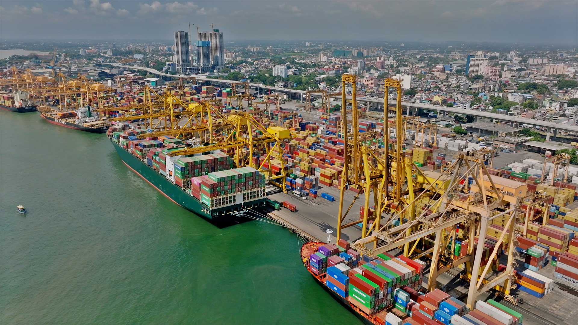 Globale Infrastruktur, Containerterminal. Globale Infrastruktur, Containerterminal.
