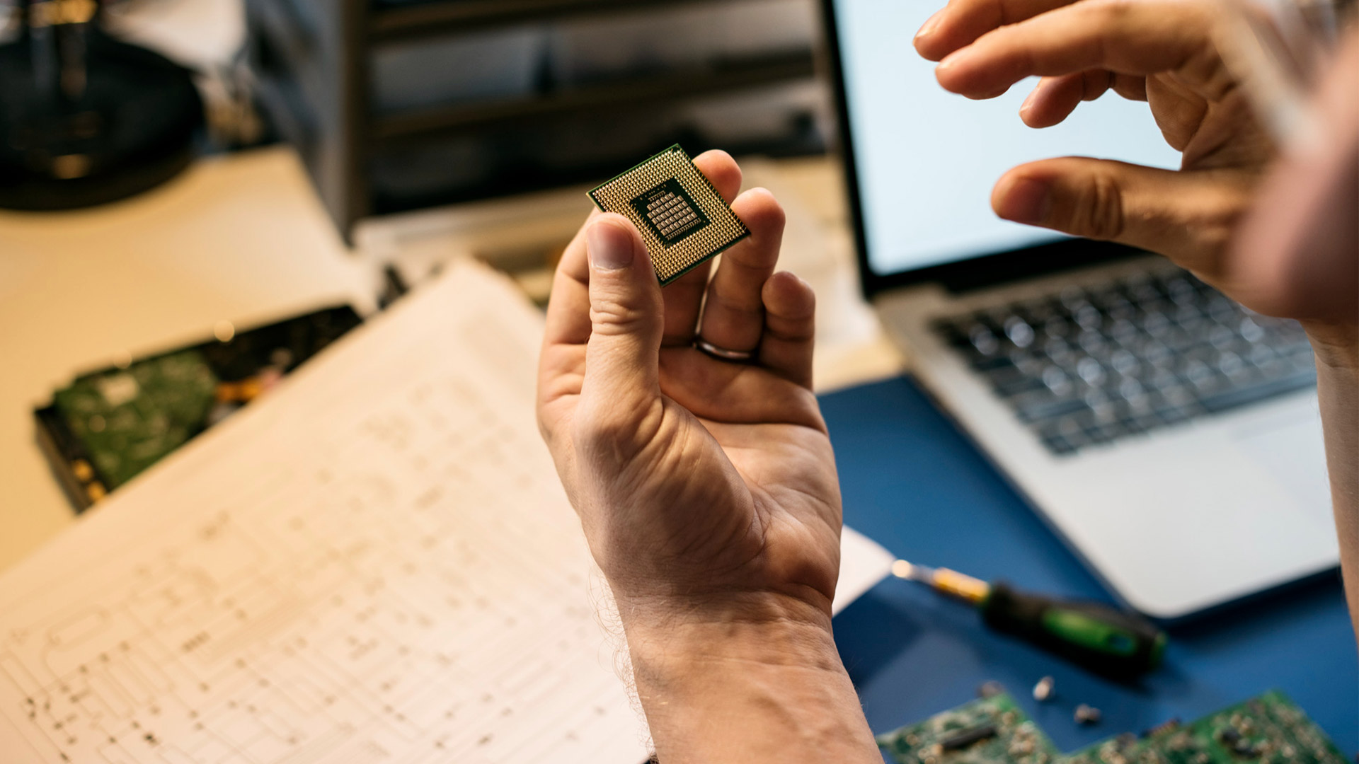 Computerchips. Computerchips.