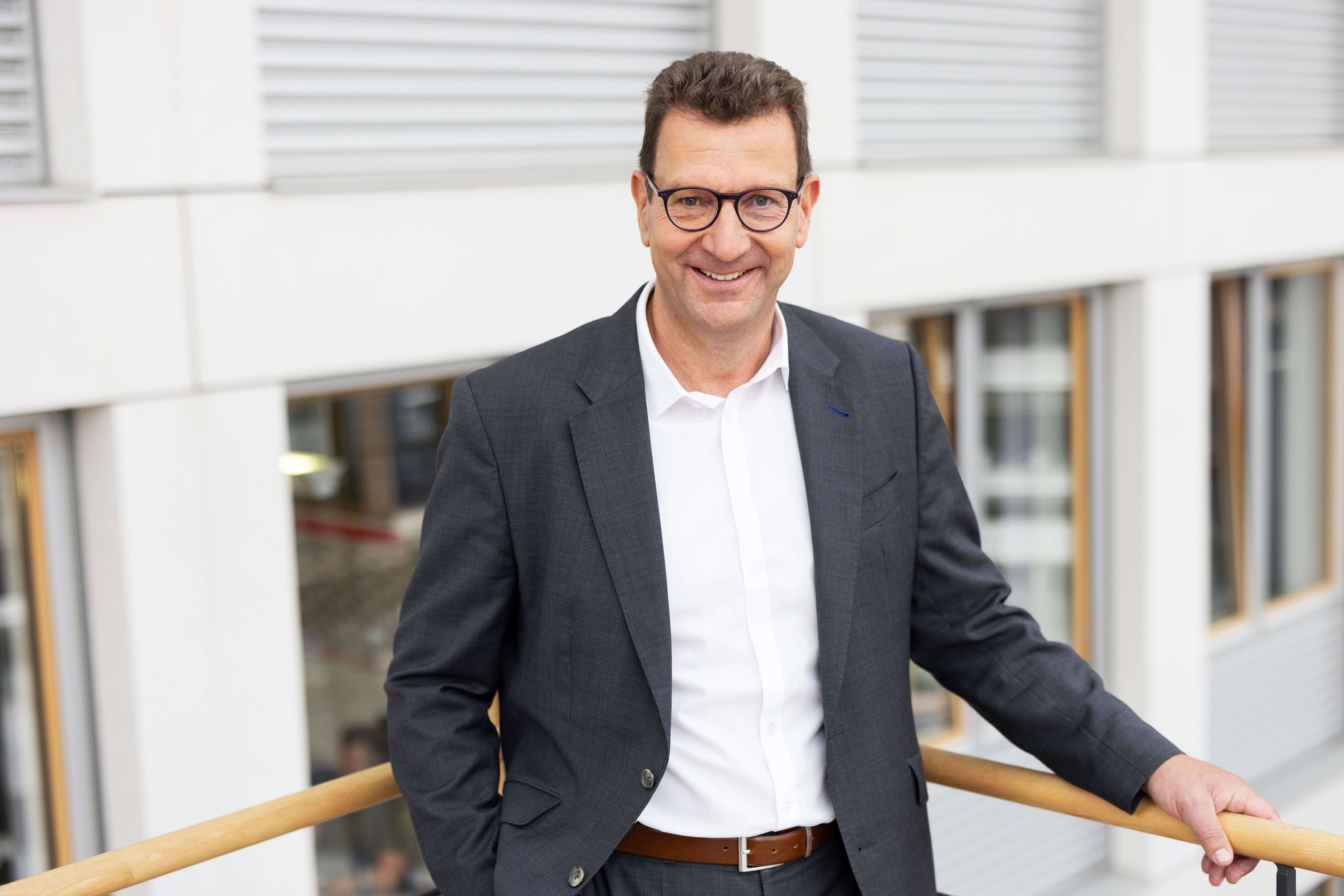Vorstand_Gregor_Surges