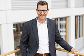 s broker vorstand gregor surges